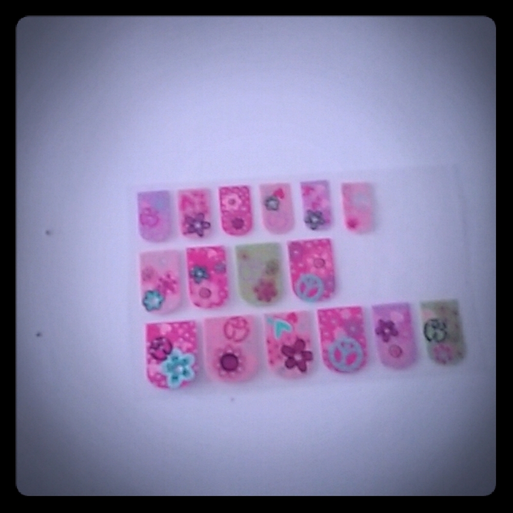 nails